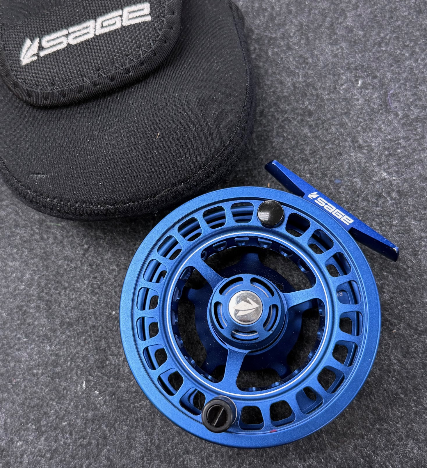 Sage Spectrum MAX 5/6 Fly Reel - Blue - Lightly Used