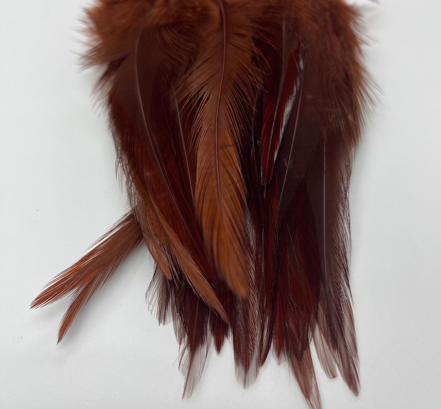 Wapsi Strung Rooster Saddles Long - Dyed Brown/Natural